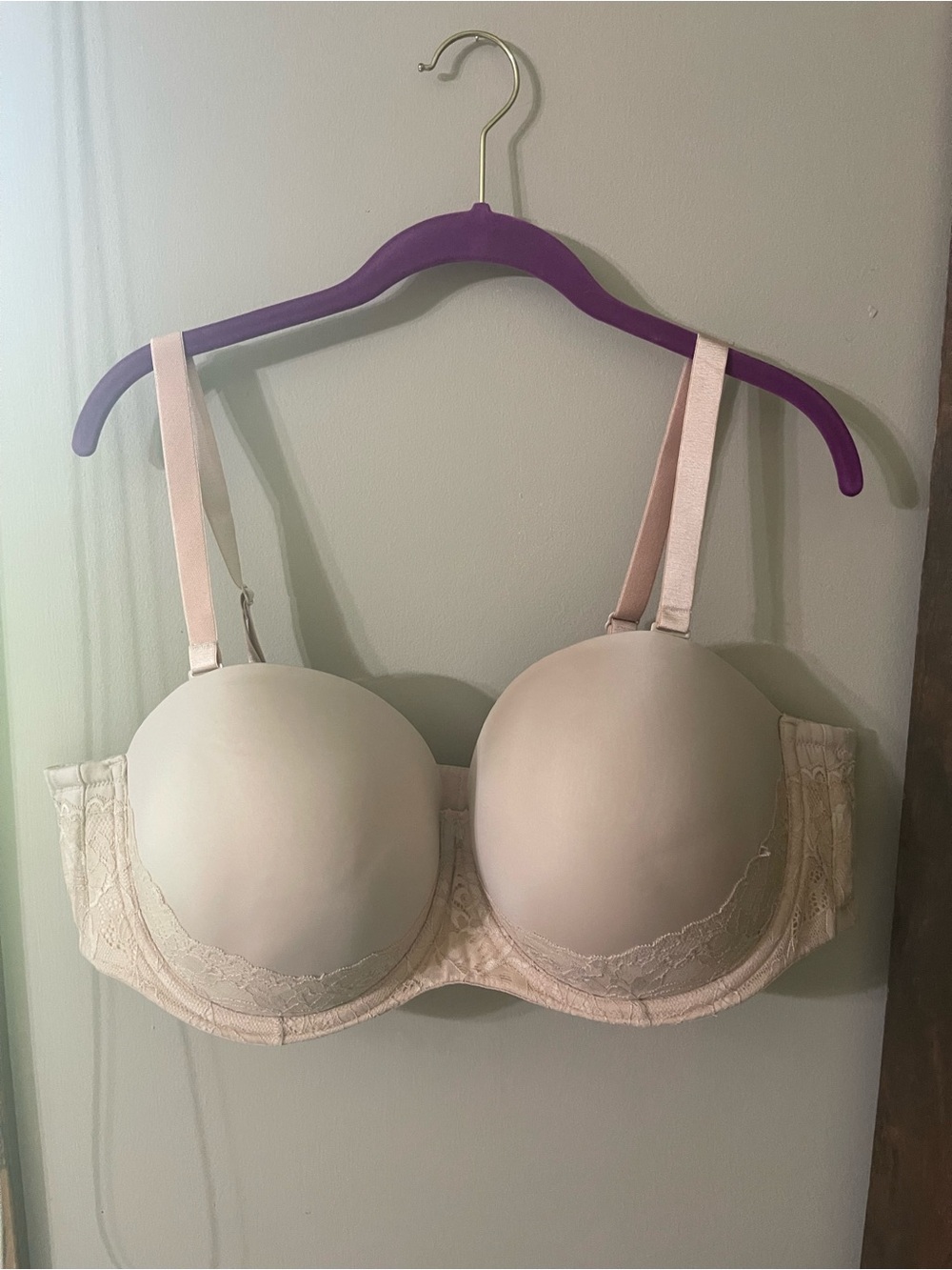 TORRID sz 44DD  Women’s Lace-Trim Convertible Bra Light Beige